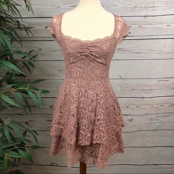 Free People Dresses & Skirts - Iridescent Free People Dusty Rose Blush Lace Dress
